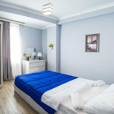 Tatias Apartments In The Downtown Tbilisi Esterno foto